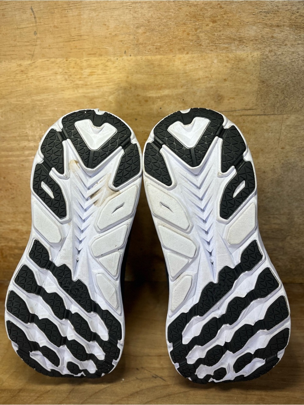 Hoka One One Clifton 8 REFLECTIVE Womens Sz 8 Running Shoes Sneakers Black White - Picture 9 of 13